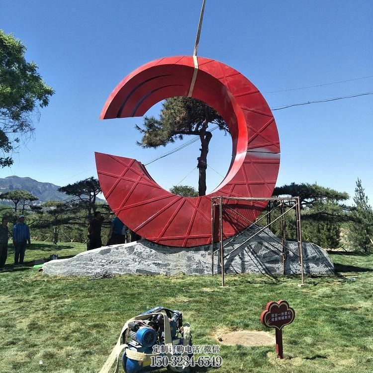 泰安草地精神堡垒雕塑 现代校园标识雕塑 大型标牌雕塑 泰安草地精神堡垒雕塑 现代校园标识雕塑 大型标牌雕塑